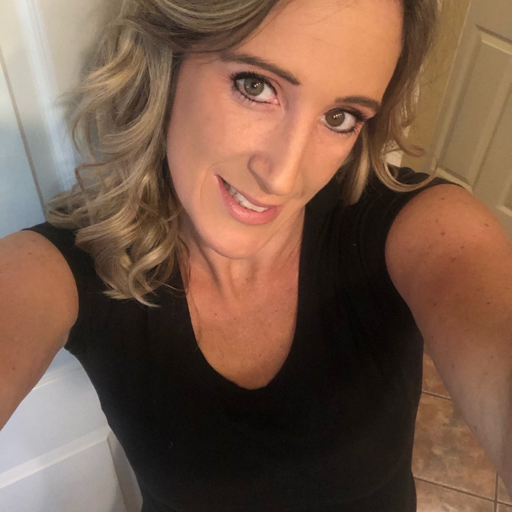 Meet your Posher, Kristin - Picture 3 of 3